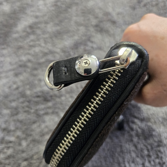 Juicy Couture Black Wallet with Silver Logo JUICY COUTURE VELOUR WALLET - Picture 5 of 9